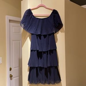 Mieka Off The shoulder Short Dress with Pleated Layers - NEVER WORN 🤩 size 6